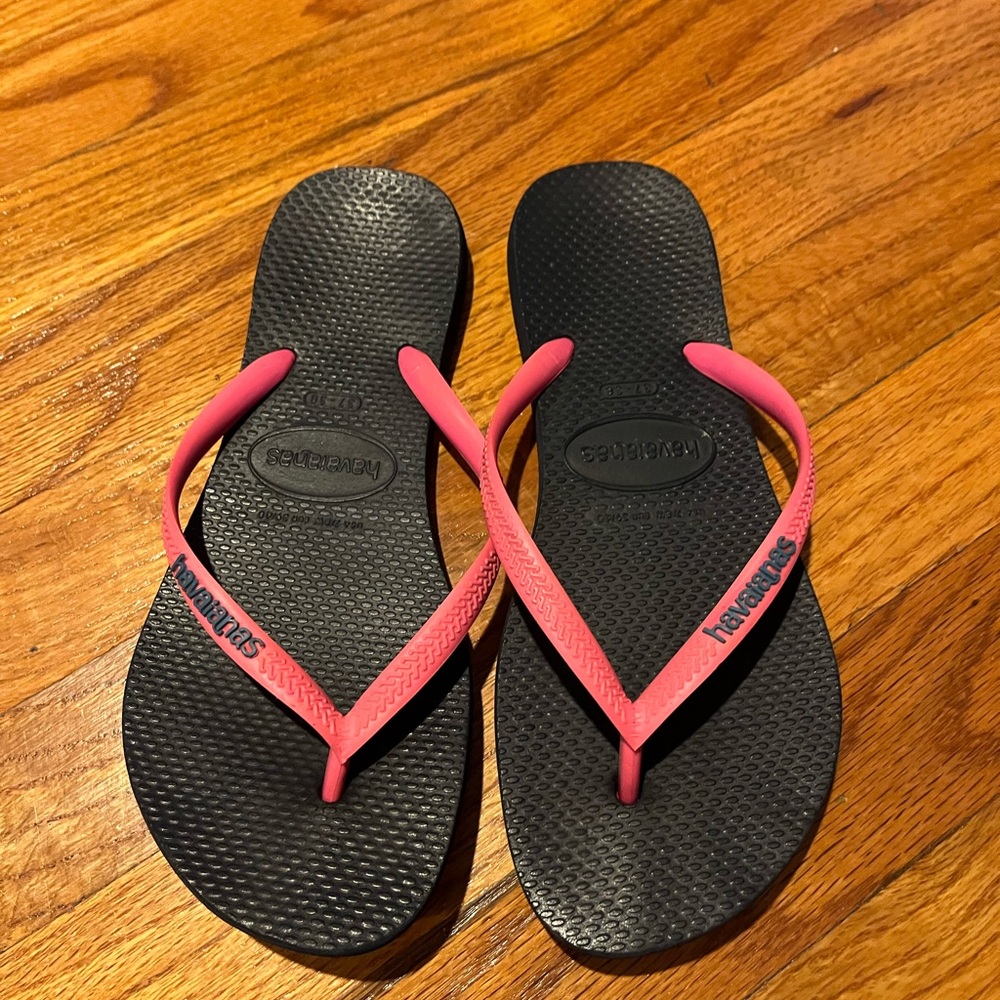 Havaianas Black and Pink Flip Flops